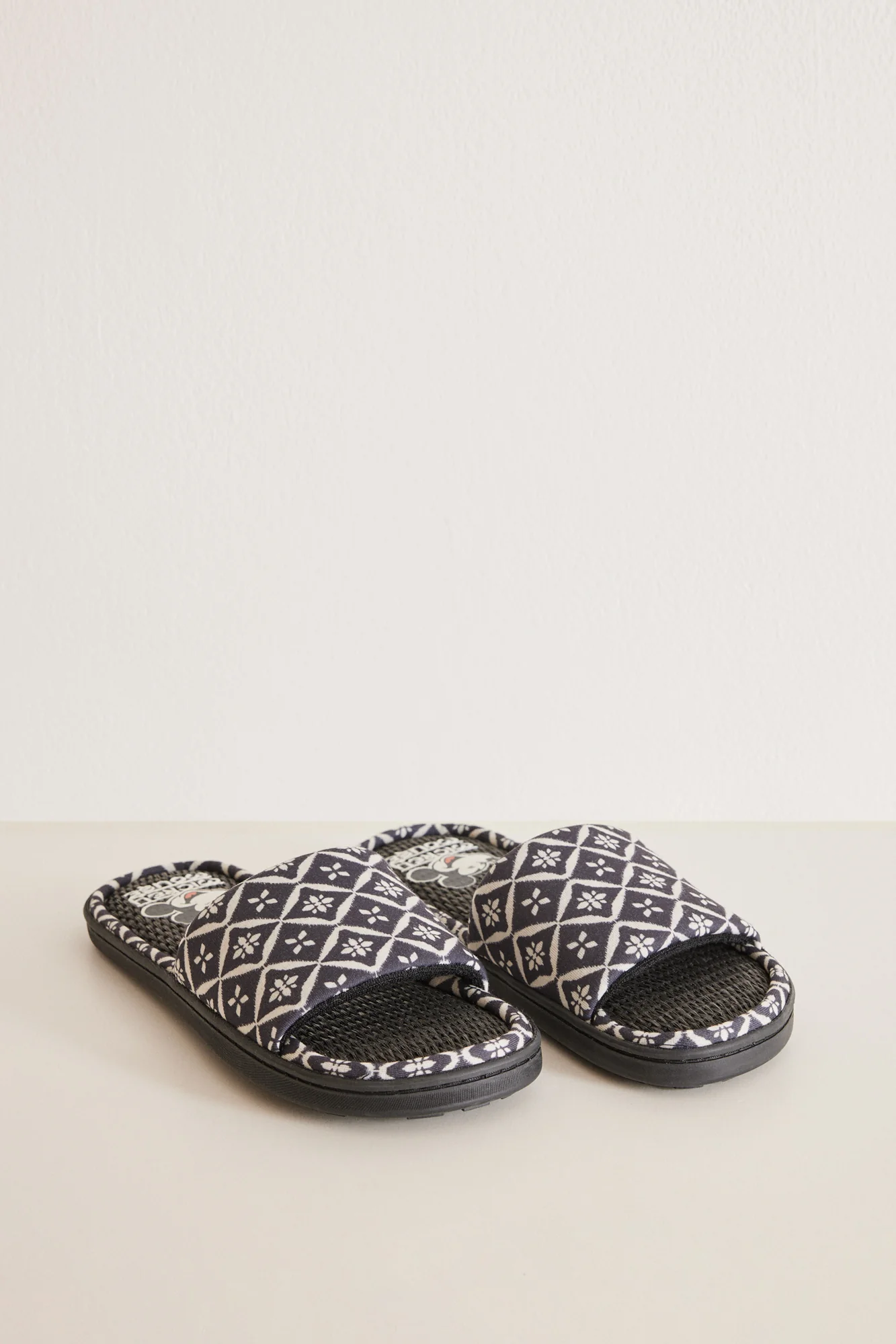 Mickey ethnic print slippers - Image 3