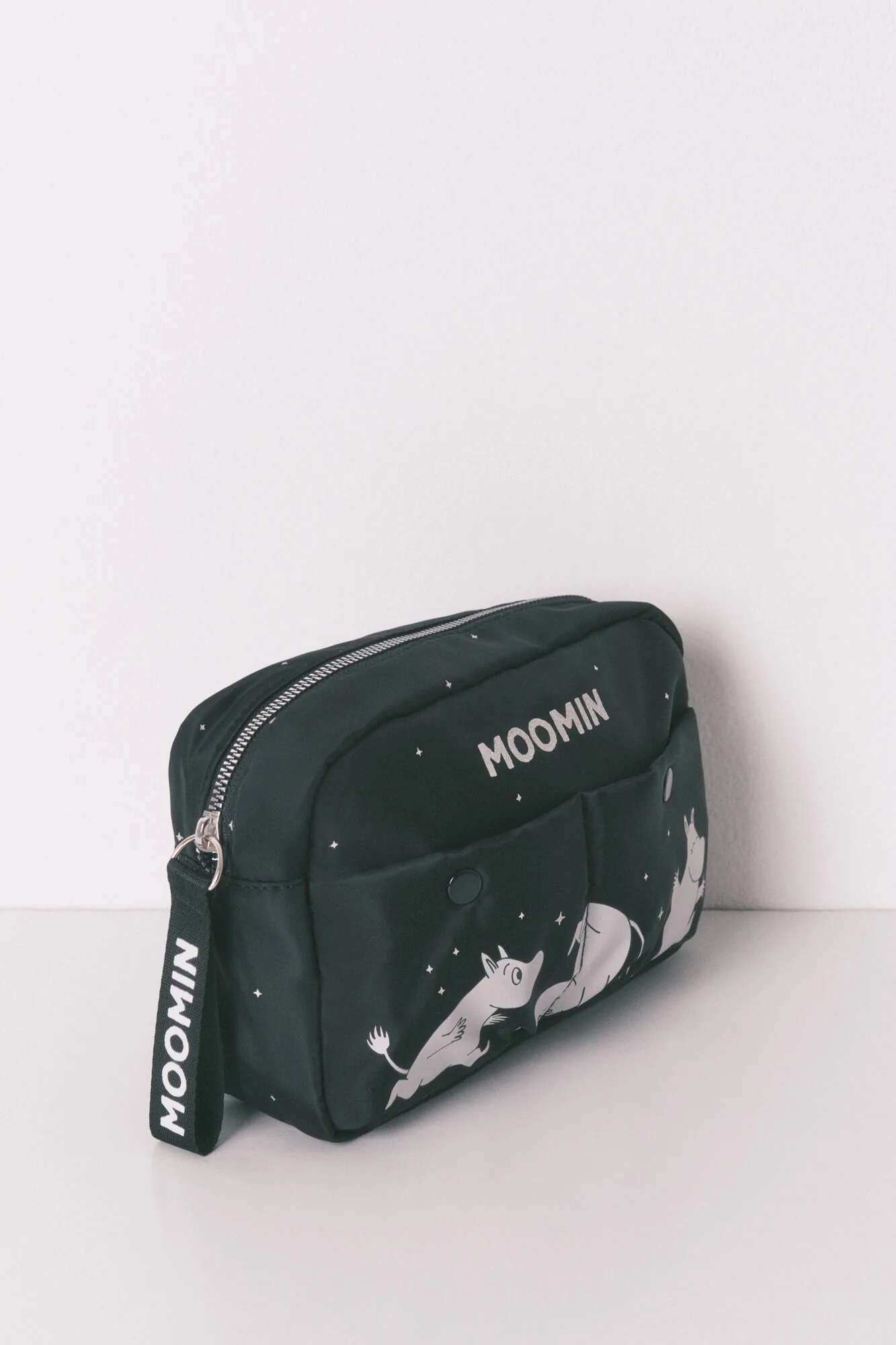 Black nylon medium vanity case MOOMIN - Image 4