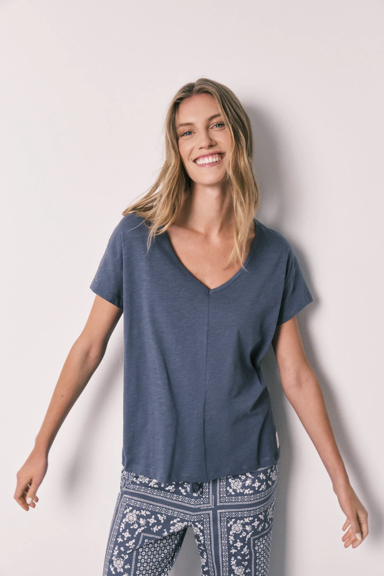 Blue bandana print cotton short sleeve long pyjamas - Image 3