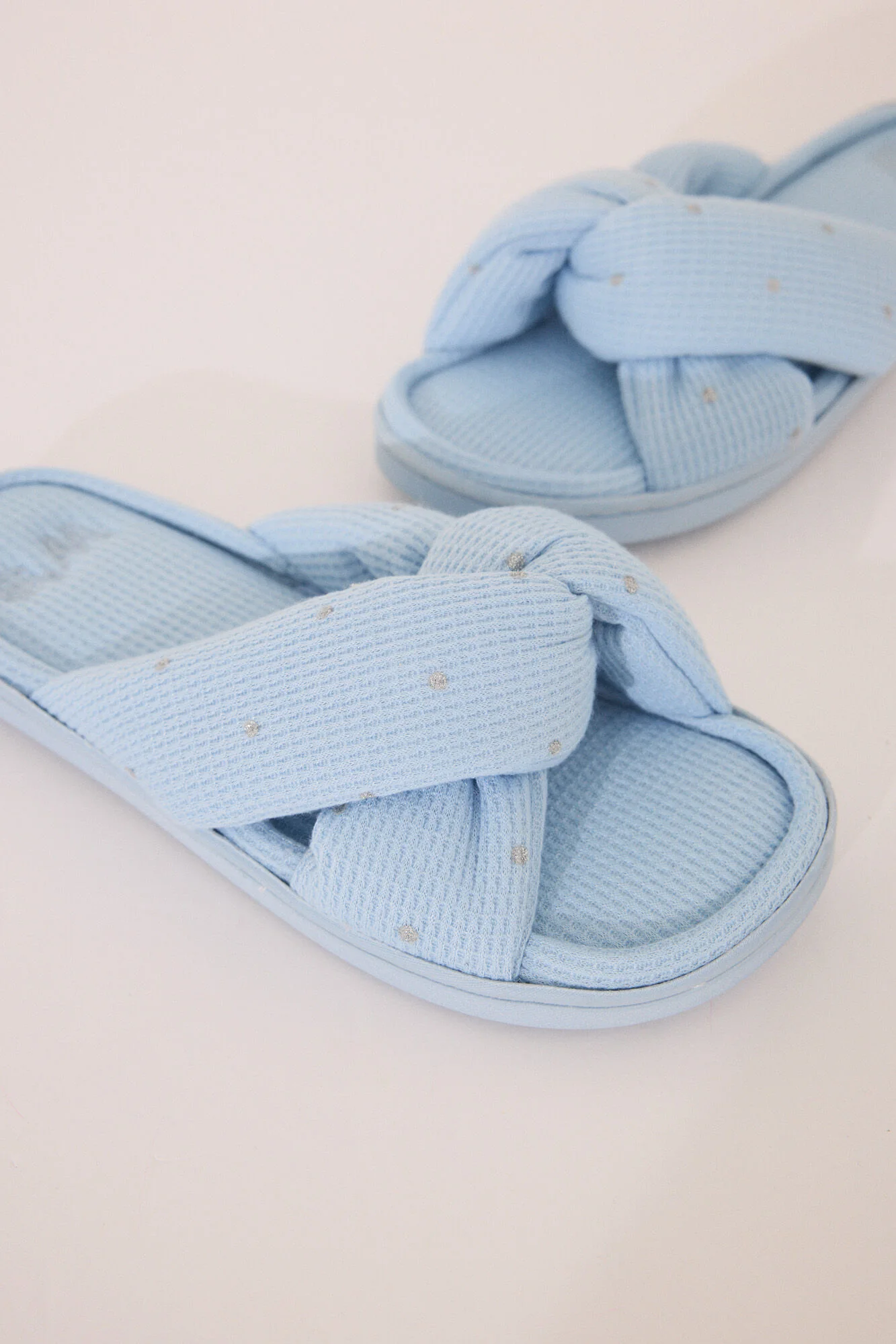 Blue knot waffle shower slipper - Image 5