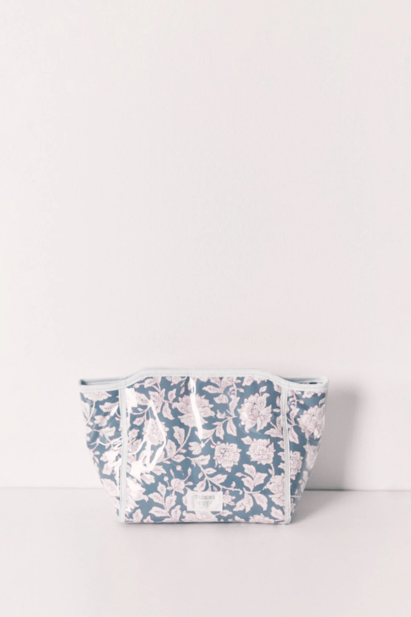 Blue medium floral print vanity case