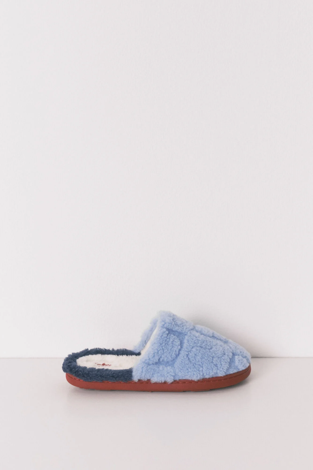 Blue Mickey print shower slippers
