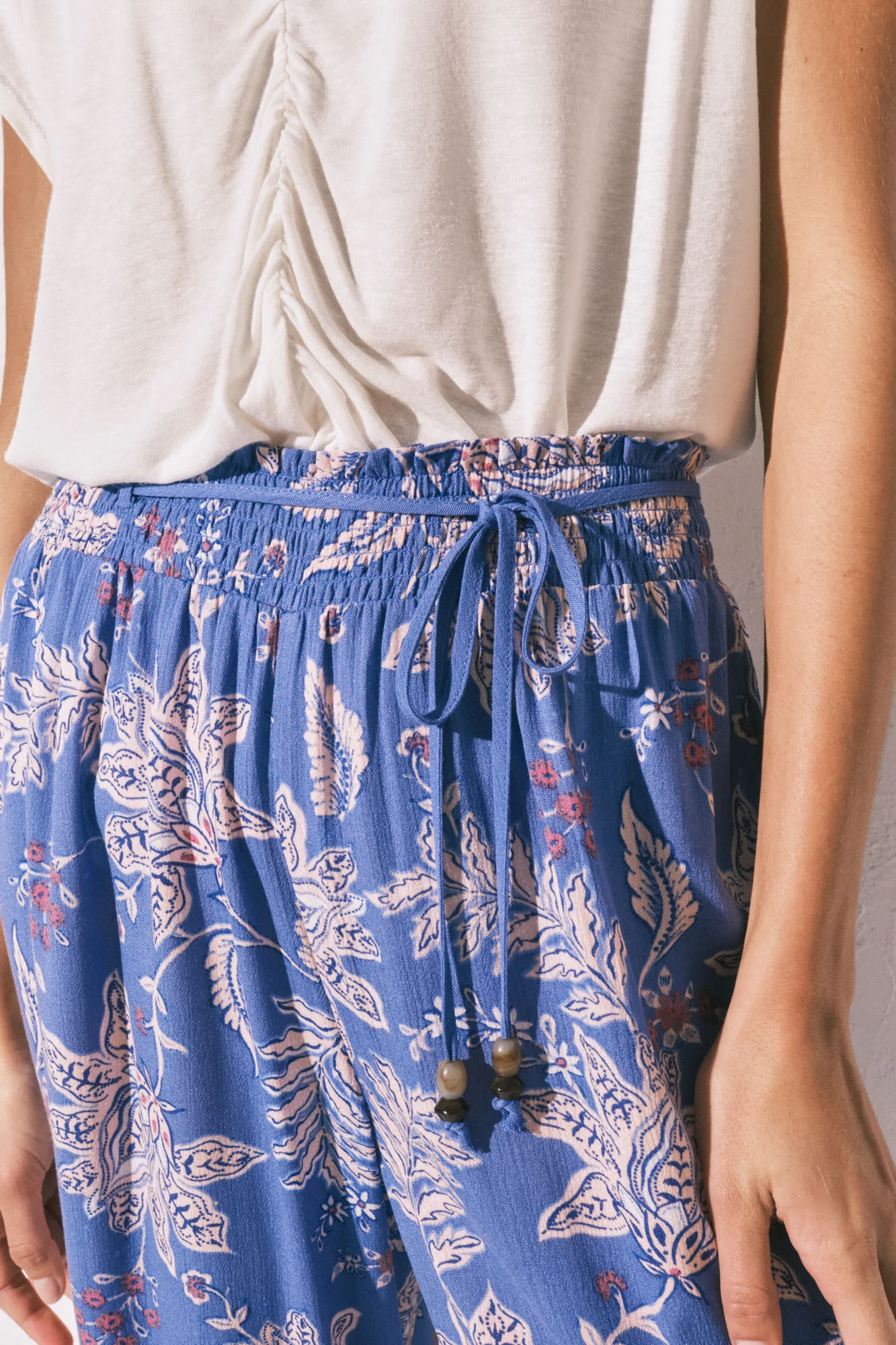 Blue printed Capri pants - Image 3