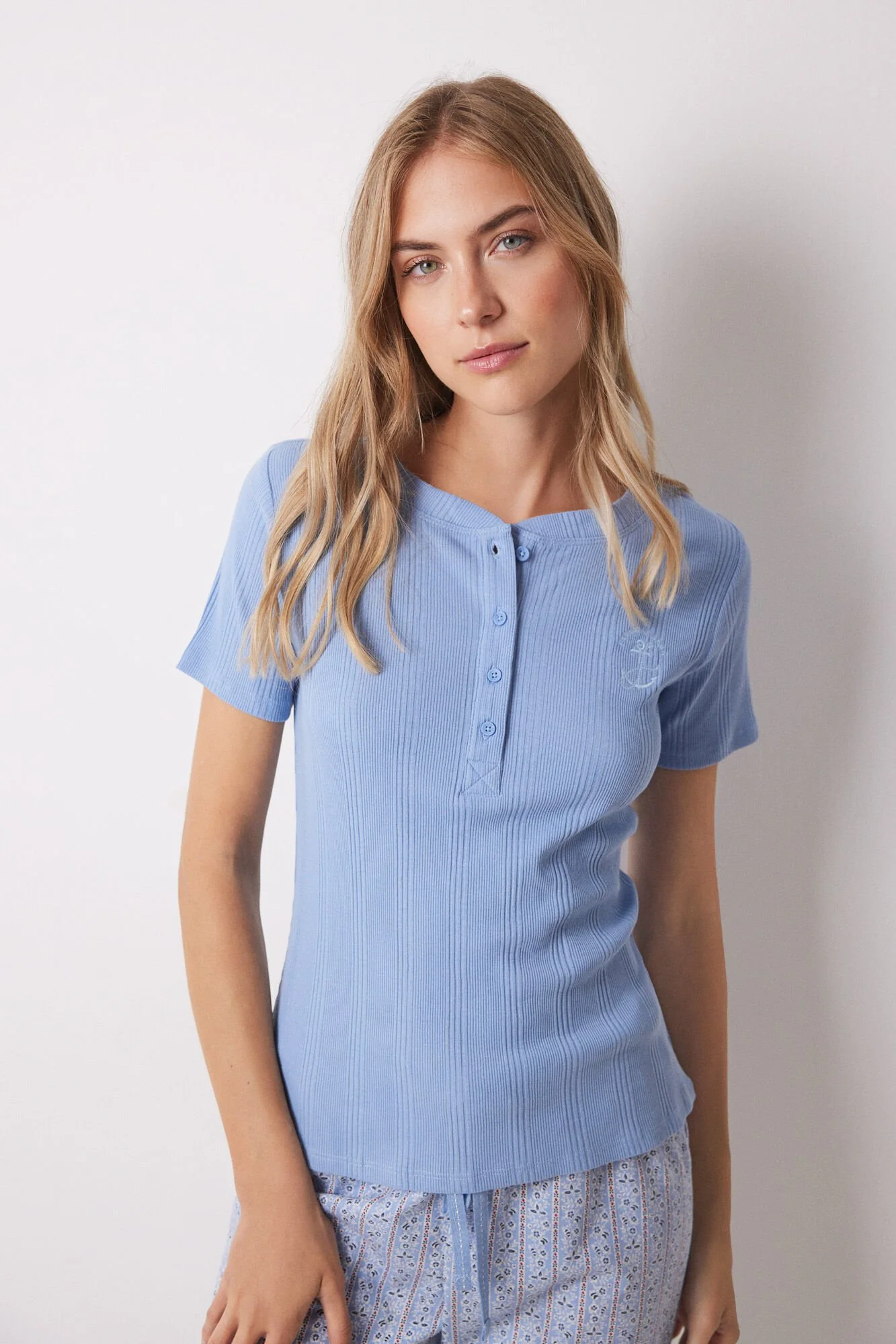 Blue short-sleeved cotton top - Image 3