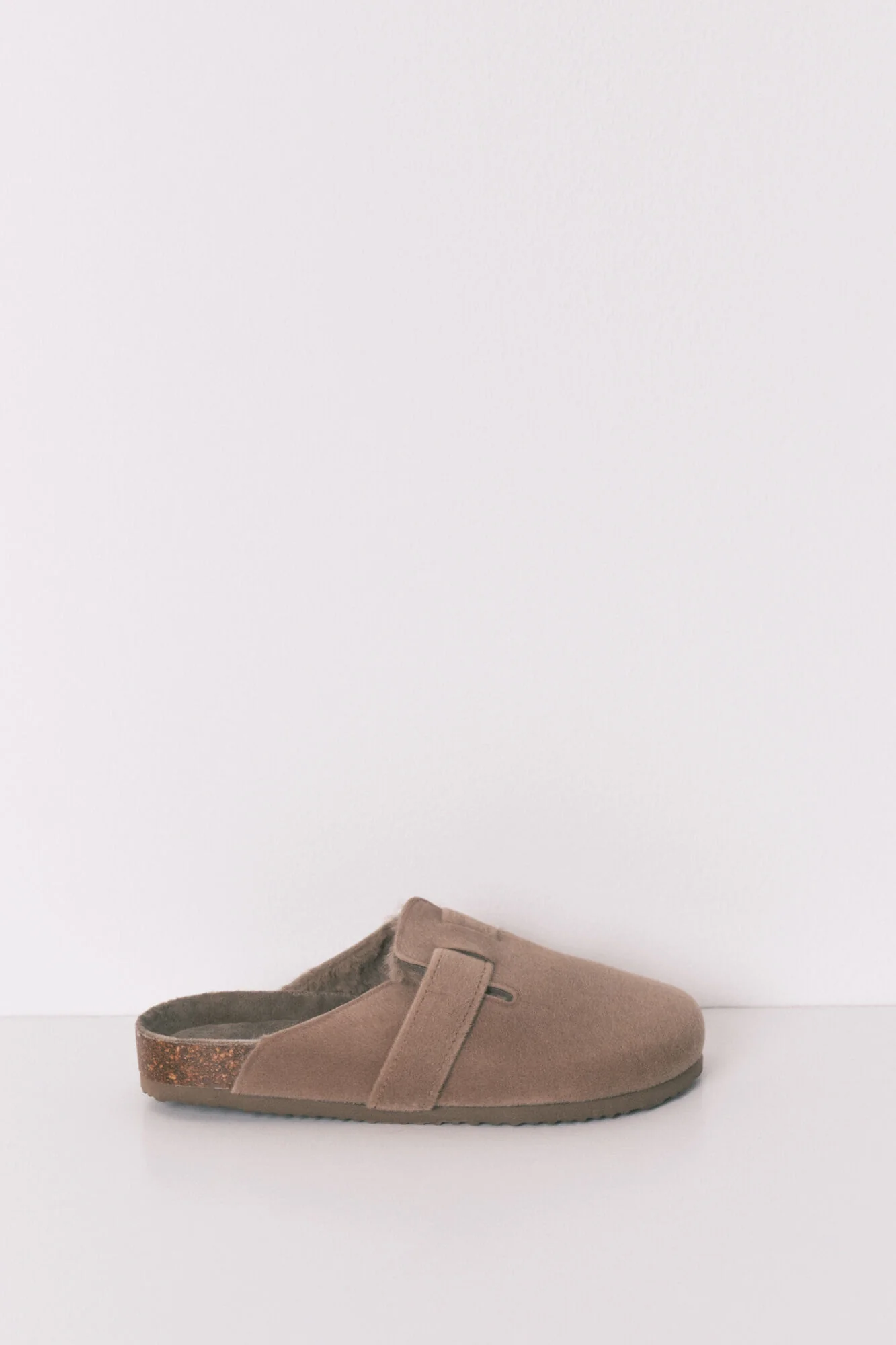 Brown bio slippers