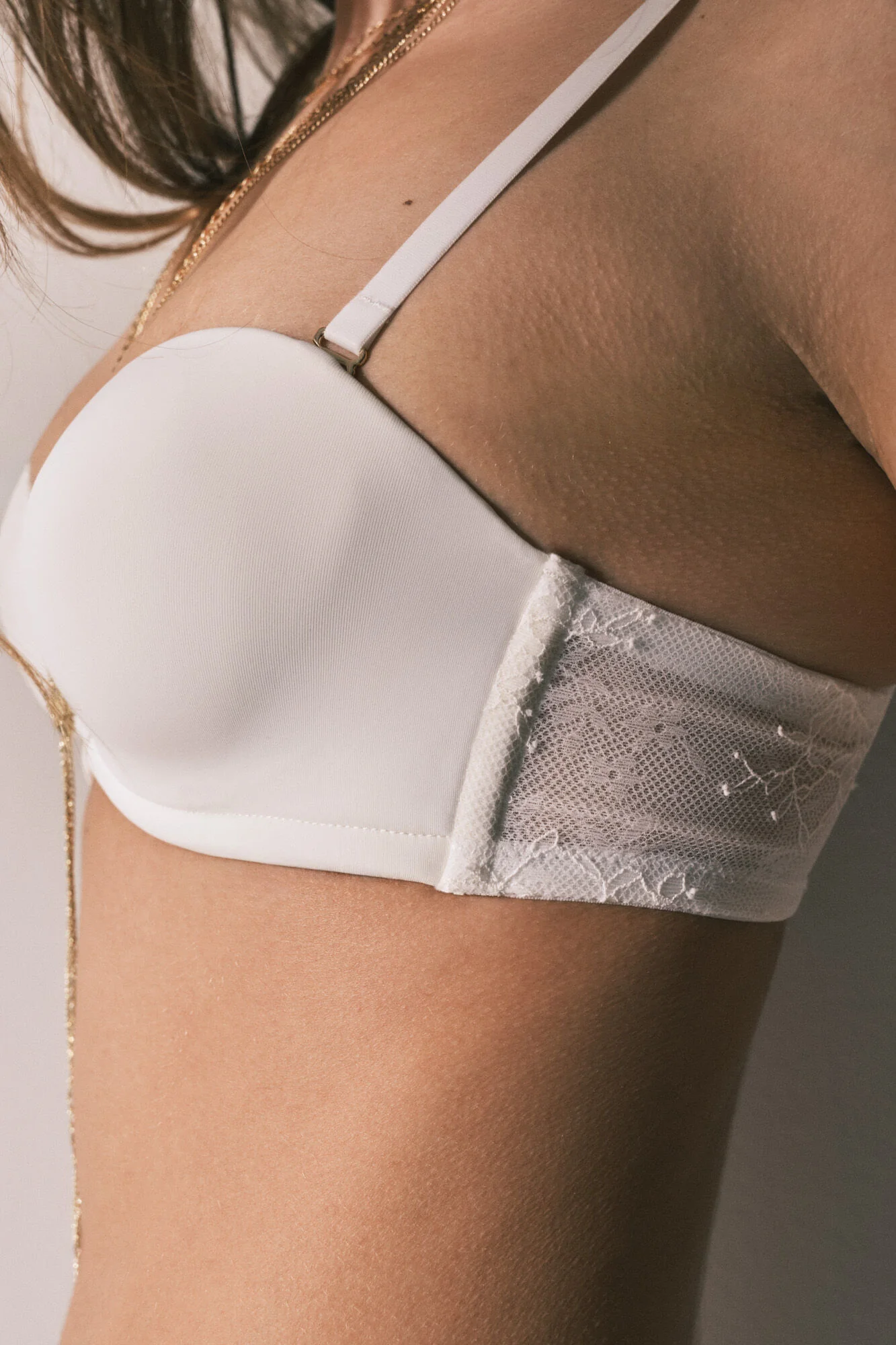 ELEGANT strapless bra in White - Image 7
