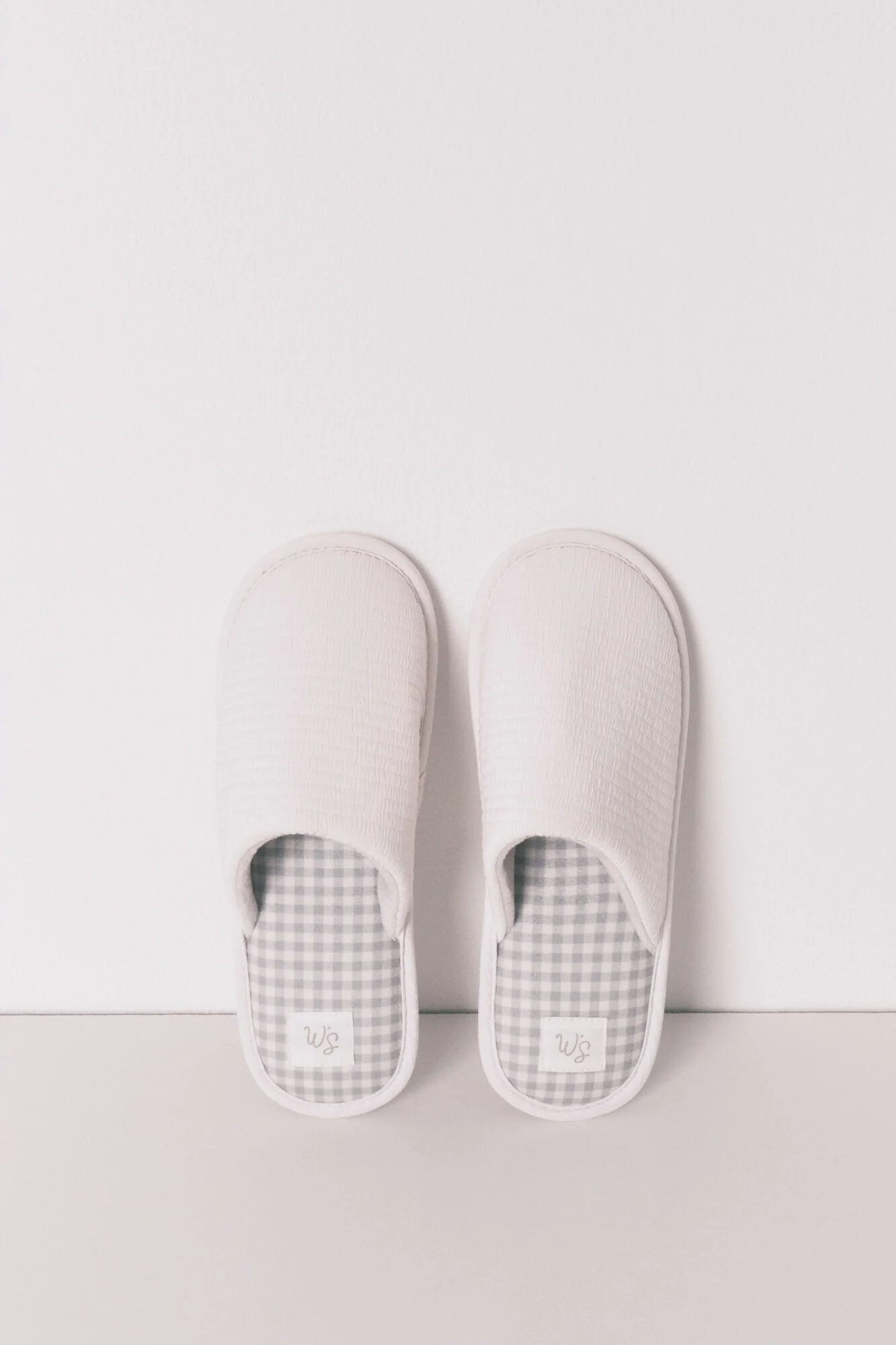 Gray closed "maternity" sneakers - Image 2