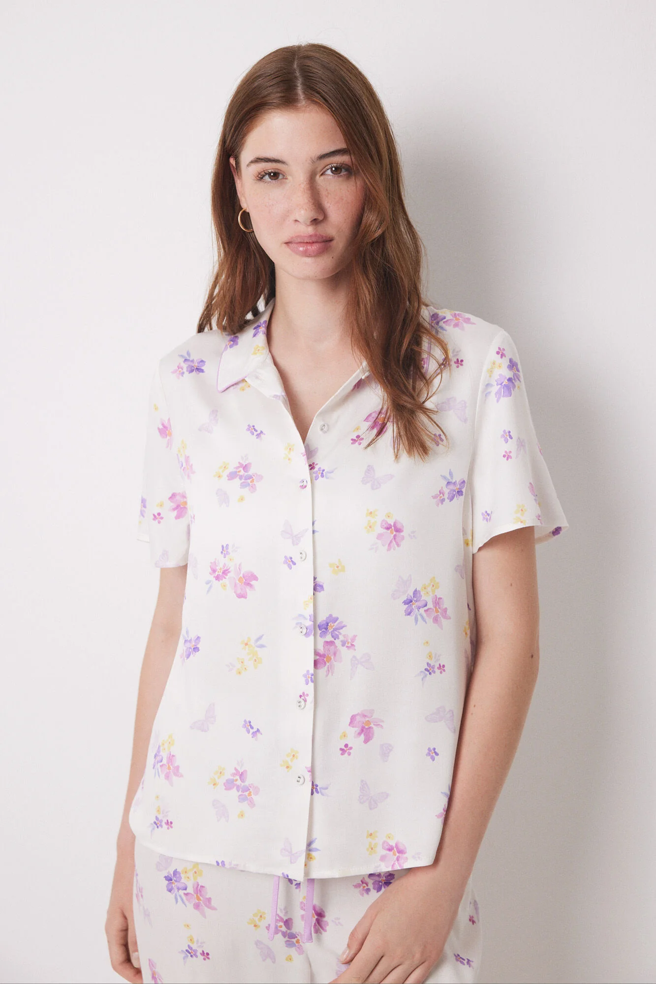 White soft touch shirt pajamas with butterflies - Image 2