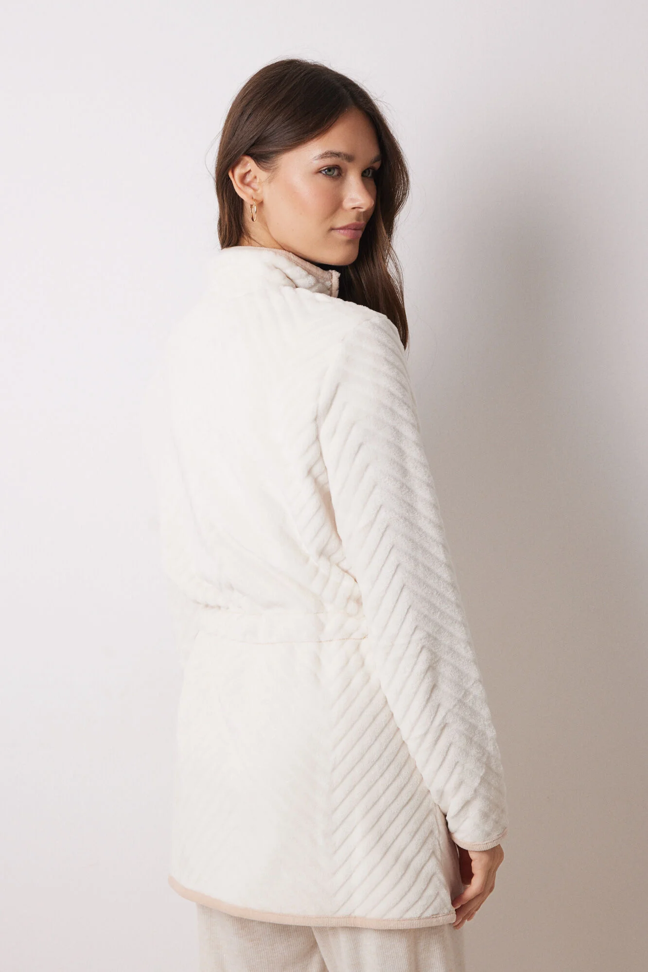 Long fluffy beige zip fastening - Image 2
