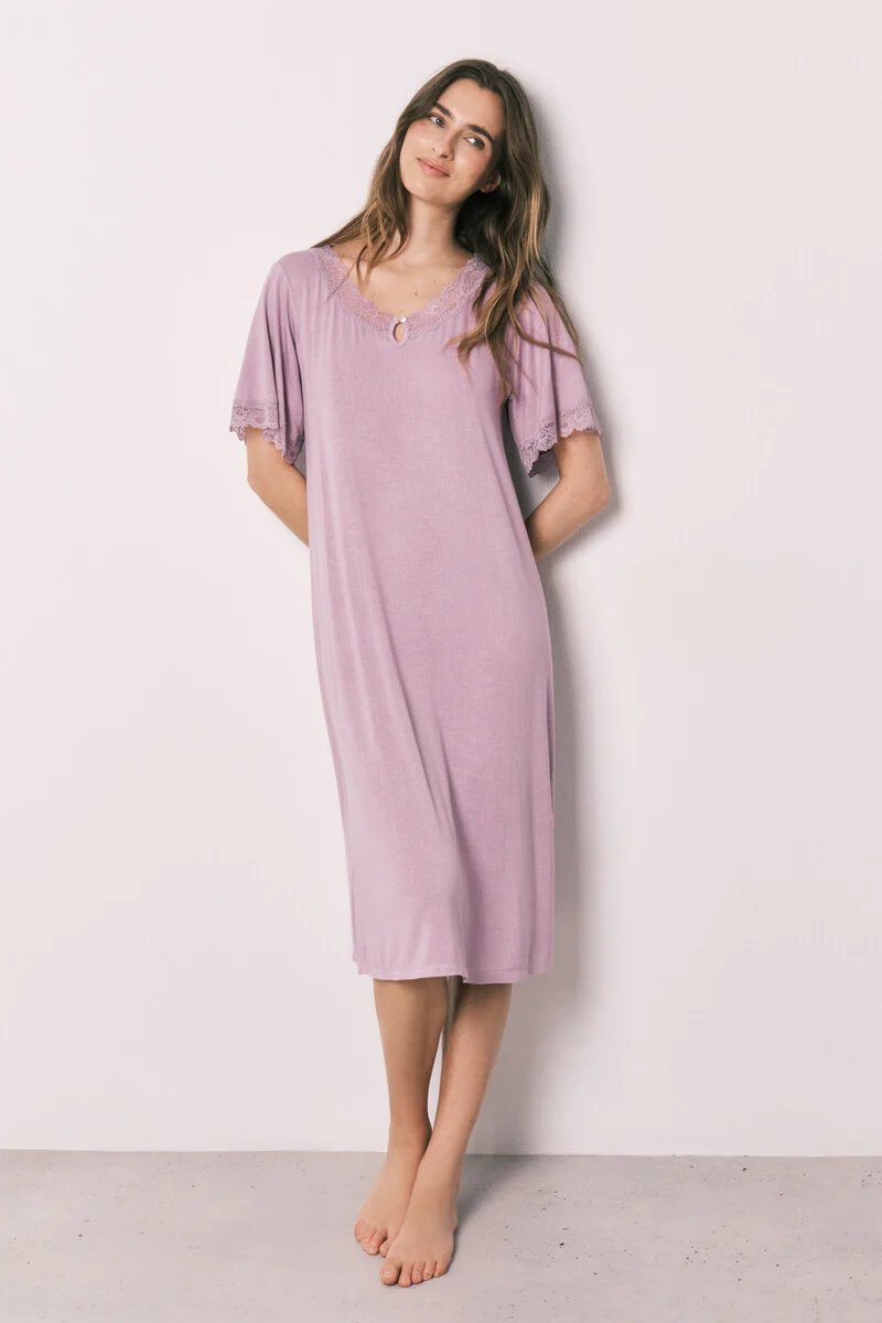 Long pink viscose nightgown with a soft feel