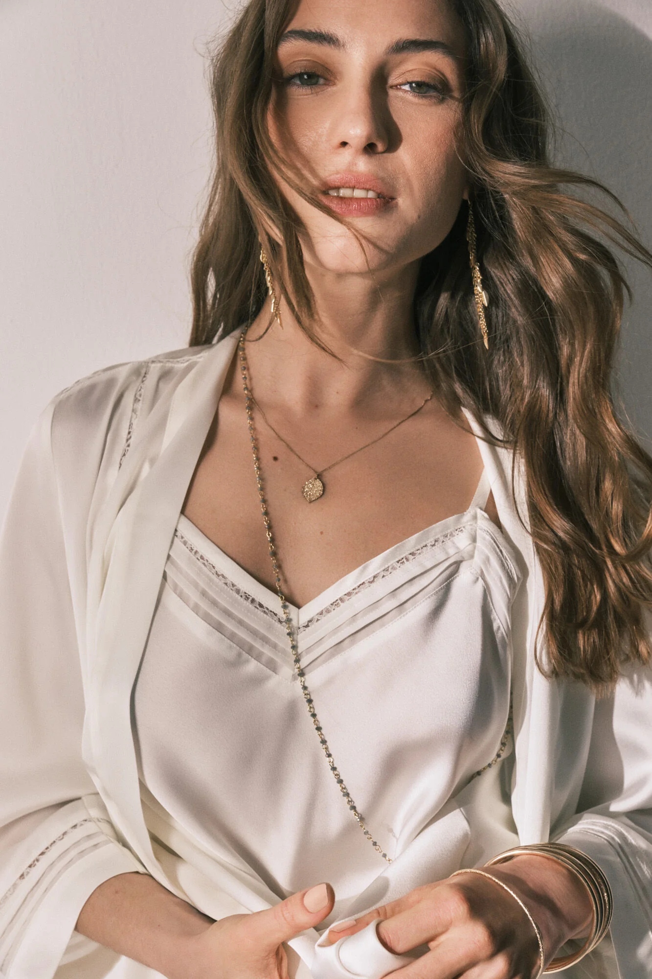 Long pyjama and satin robe set in White - Image 9