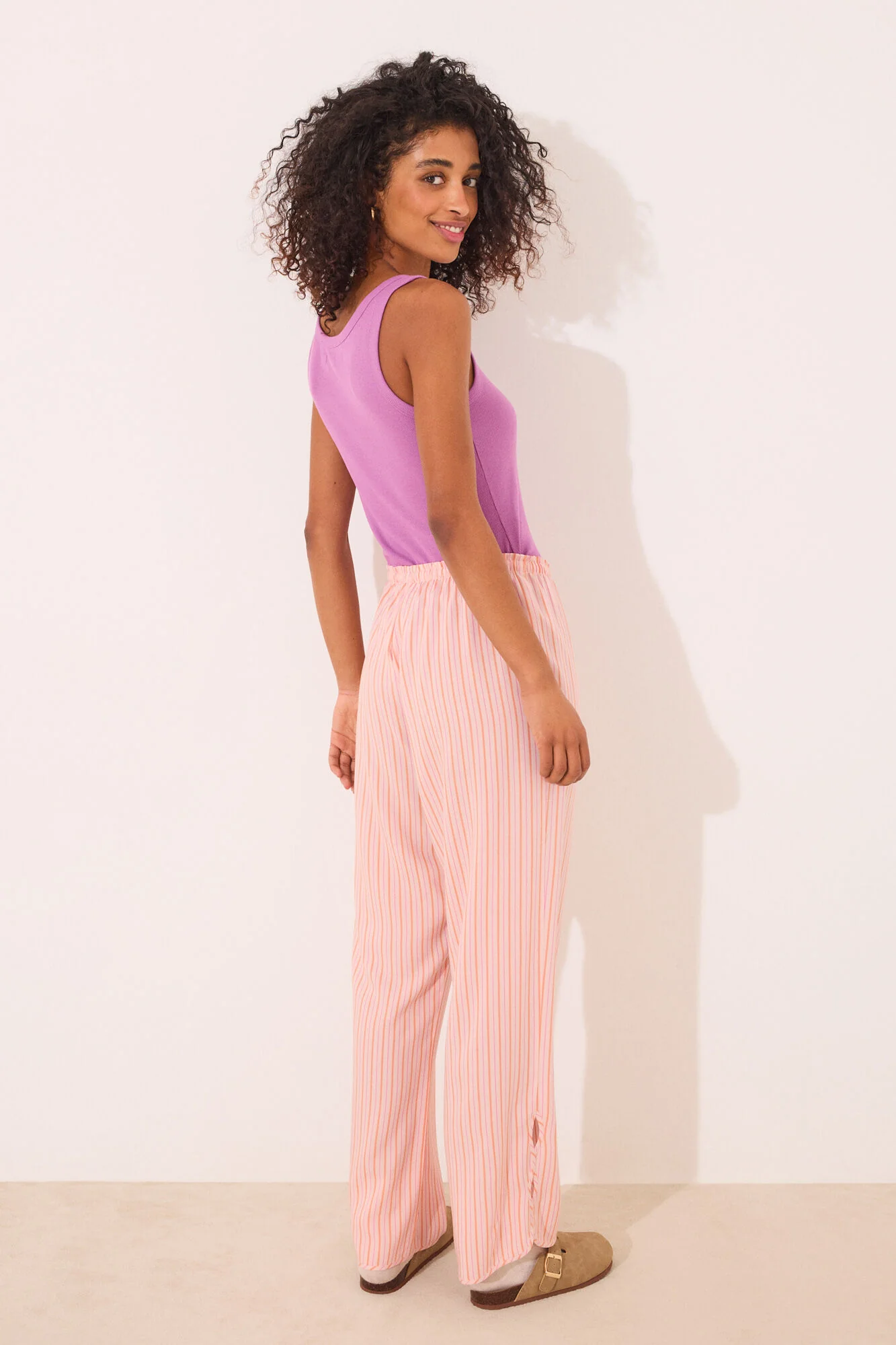 Long viscose trouser with striped print - Image 4