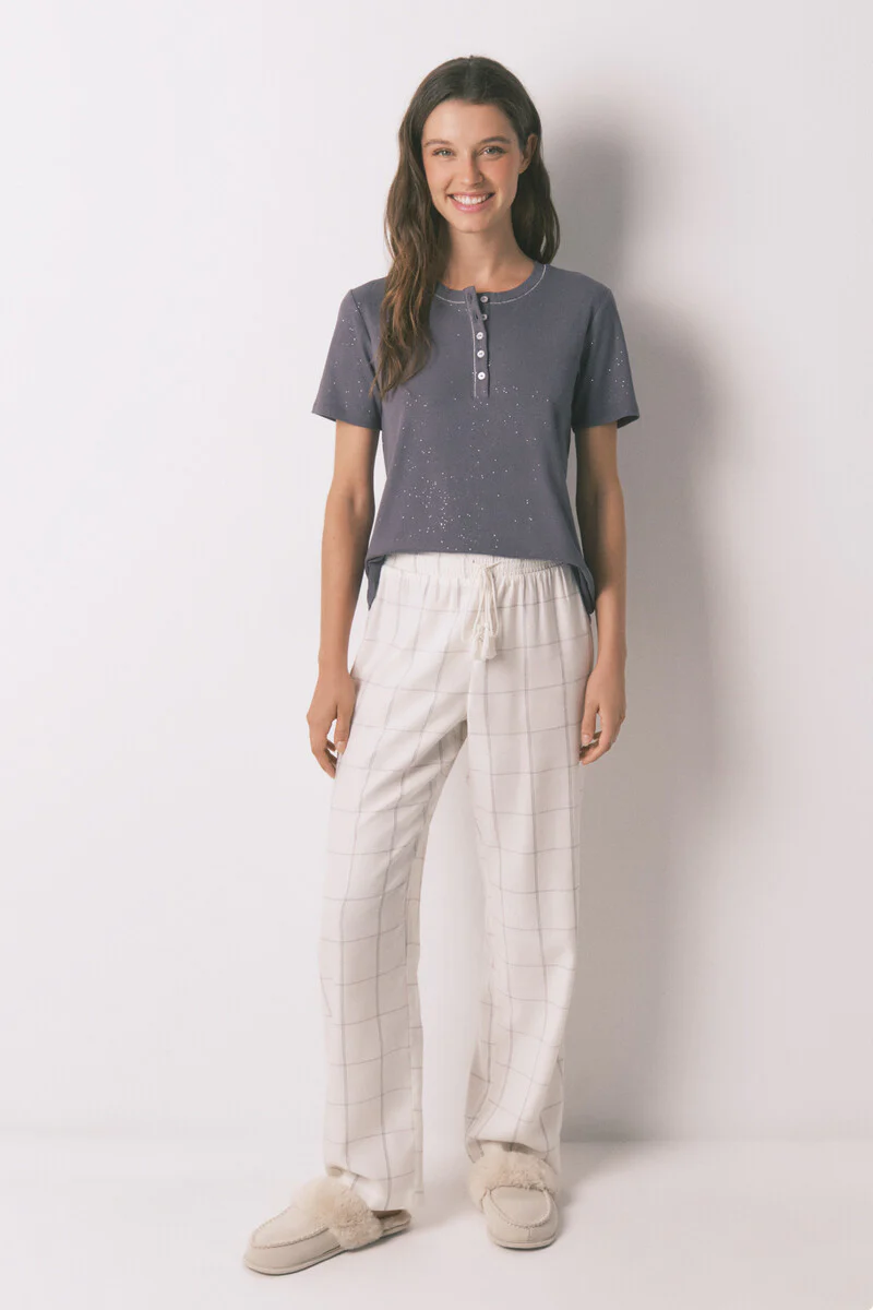 Long white flannel trouser with a checkered print - Image 2