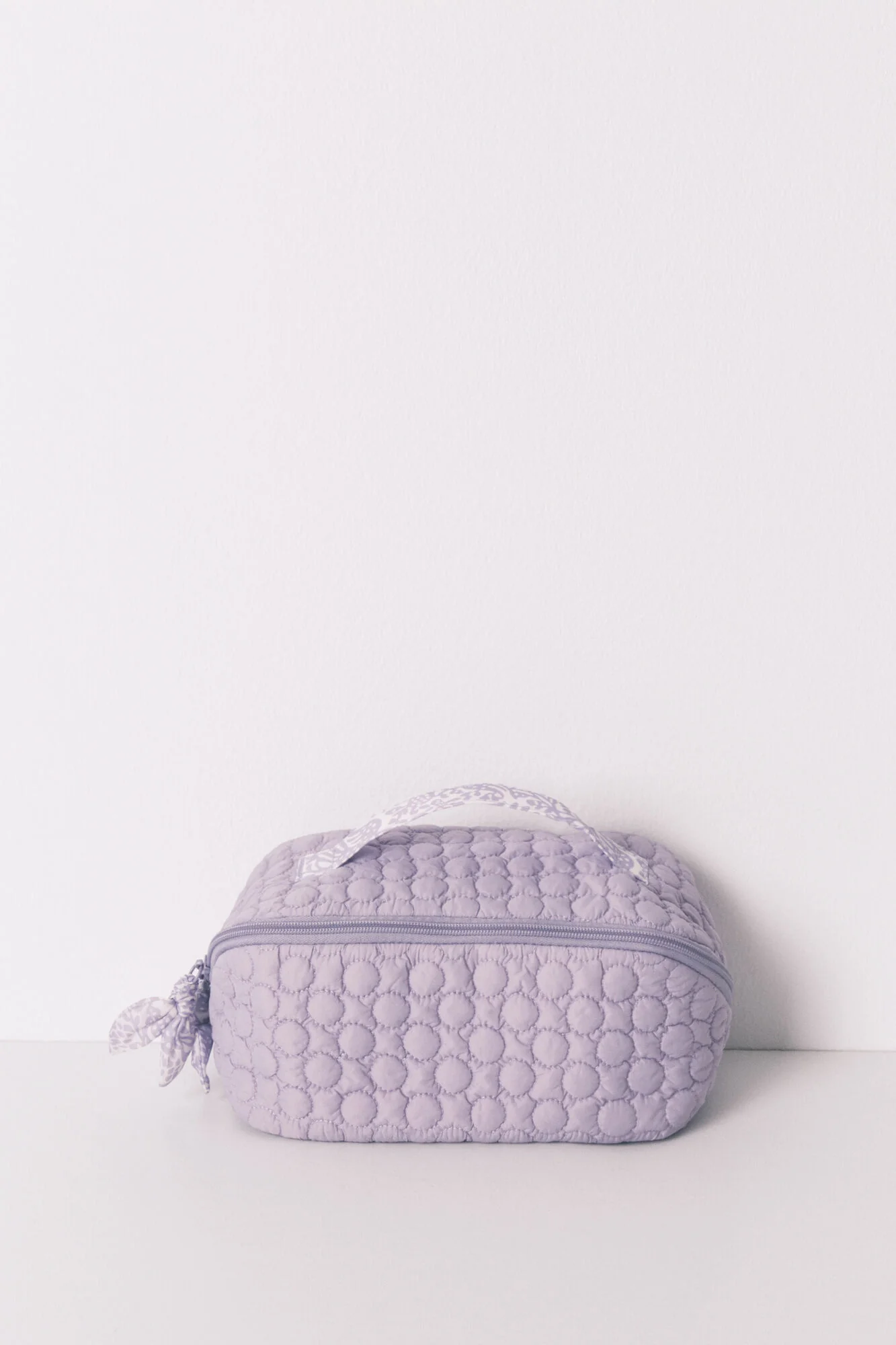 Medium puffer lilac vanity case - Image 2