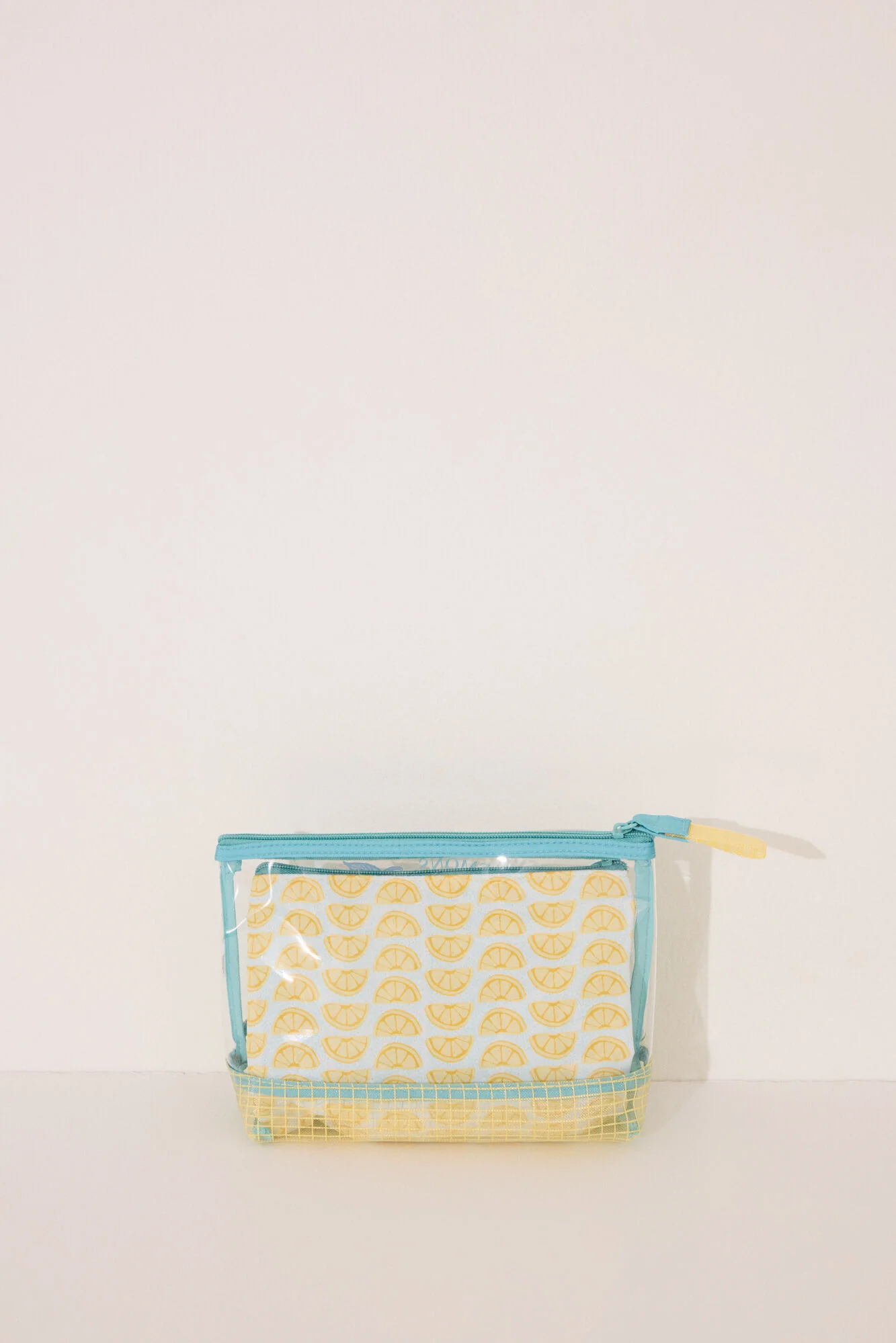 Multicoloured Snoopy vanity case pack - Image 3