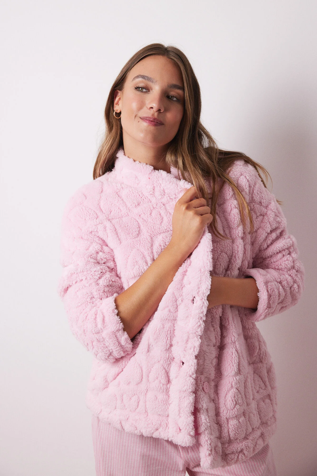 Pink short robe with fluffy fur and hearts