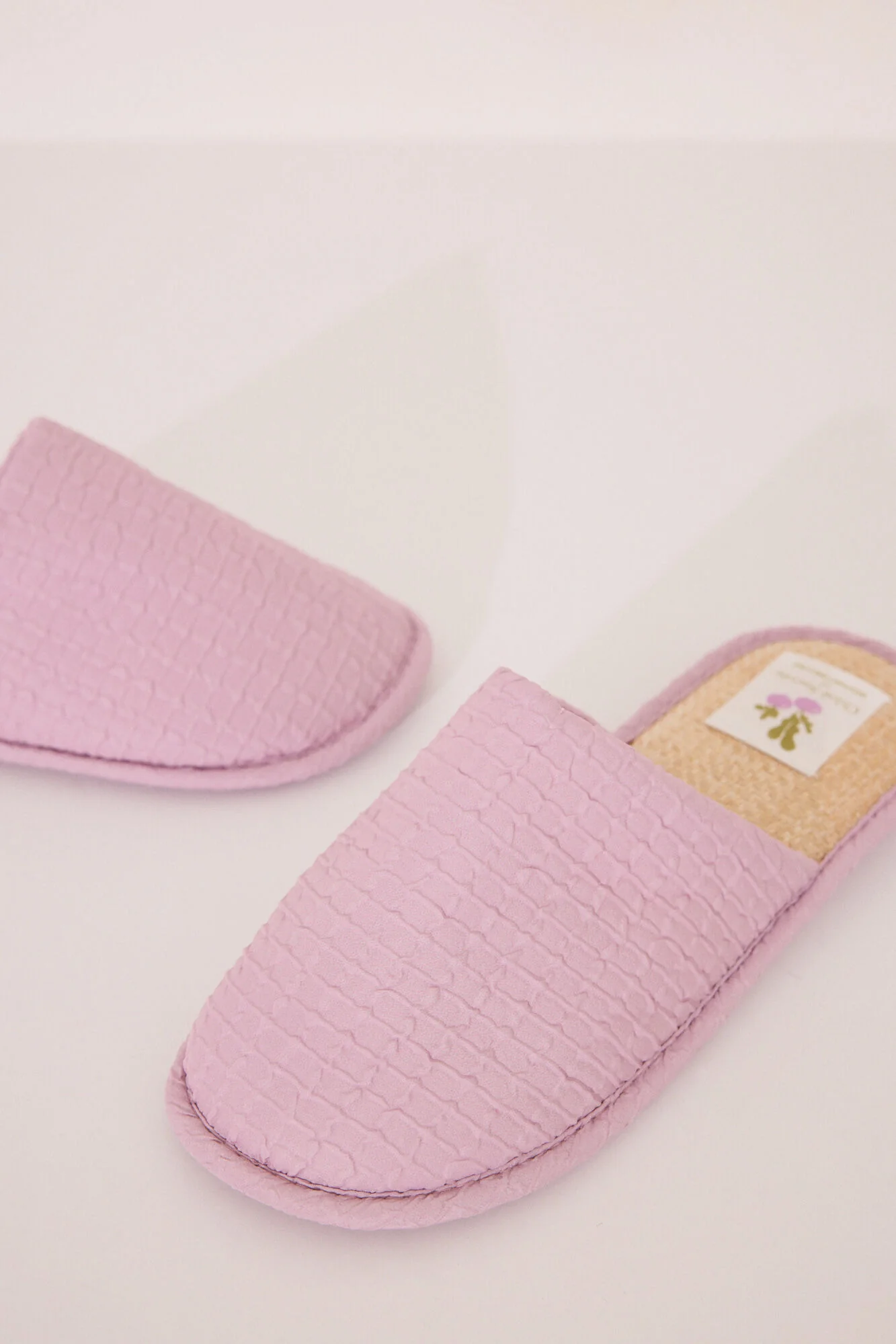 Pink slippers - Image 4