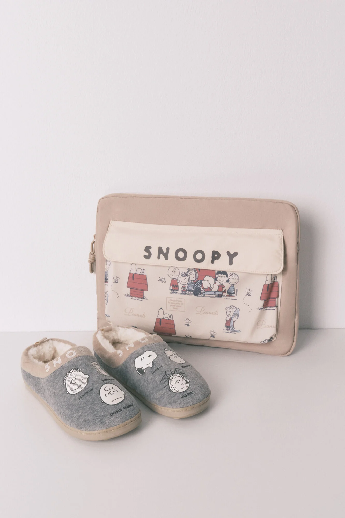 Snoopy beige nylon computer case - Image 4