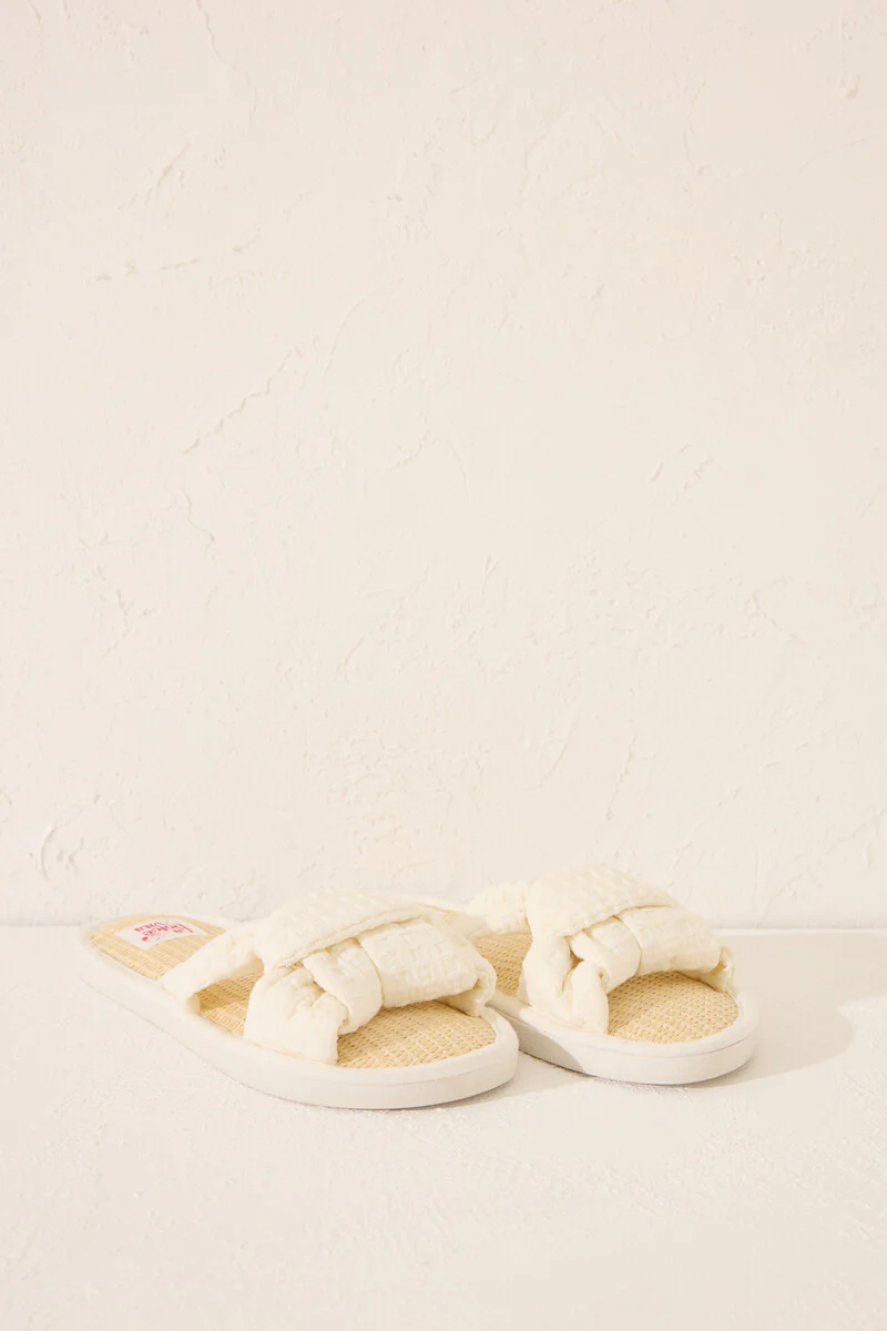 Snoopy raffia slippers