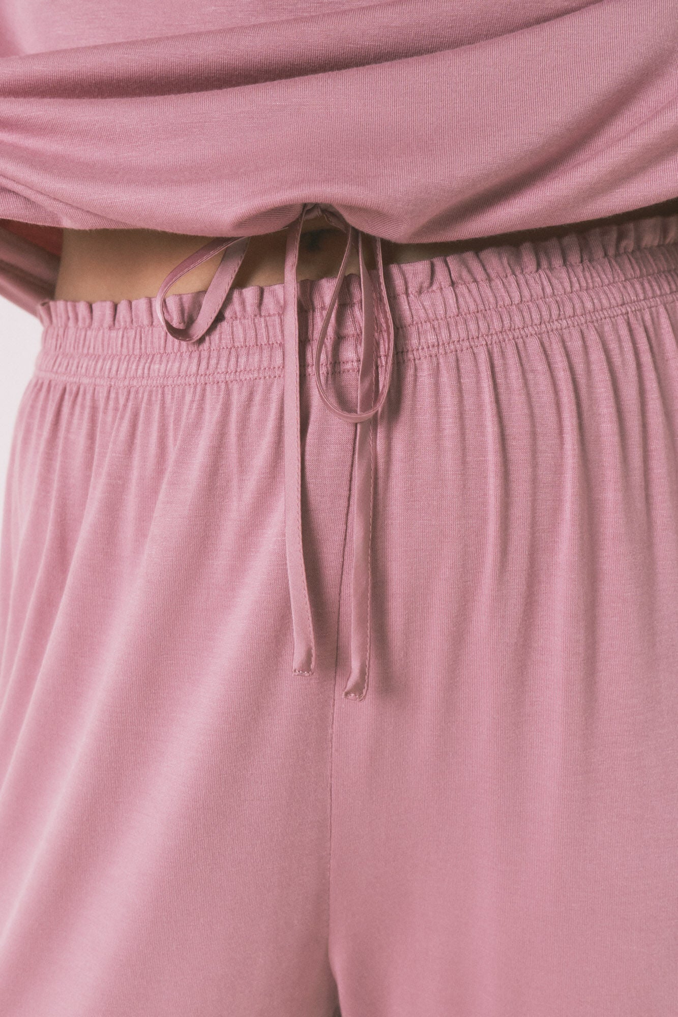 Soft touch pink viscose Capri pyjamas - Image 3