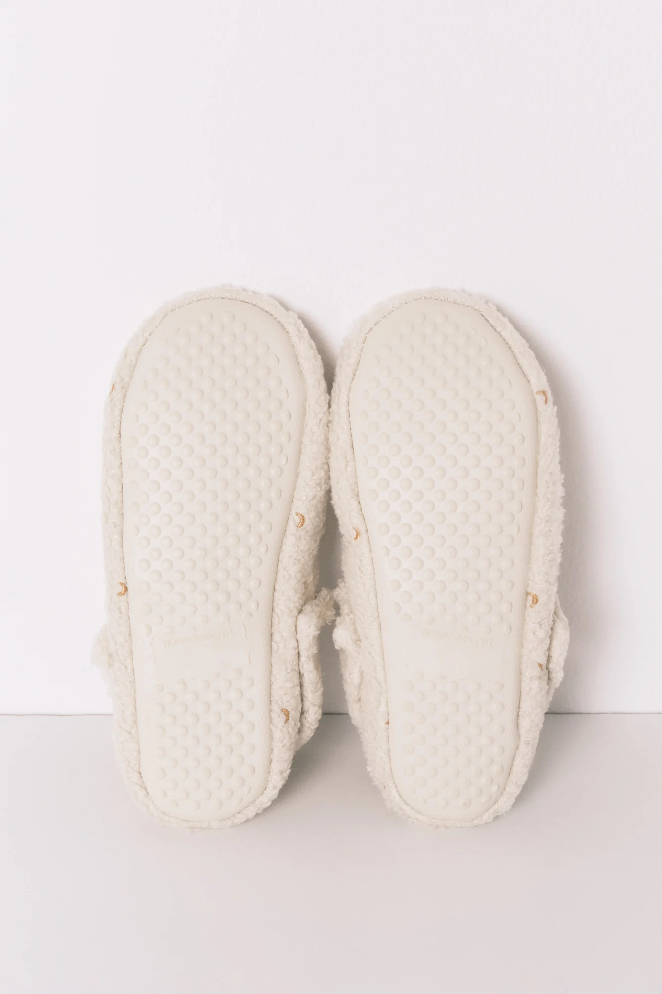 White glitter faux shearling slippers - Image 3