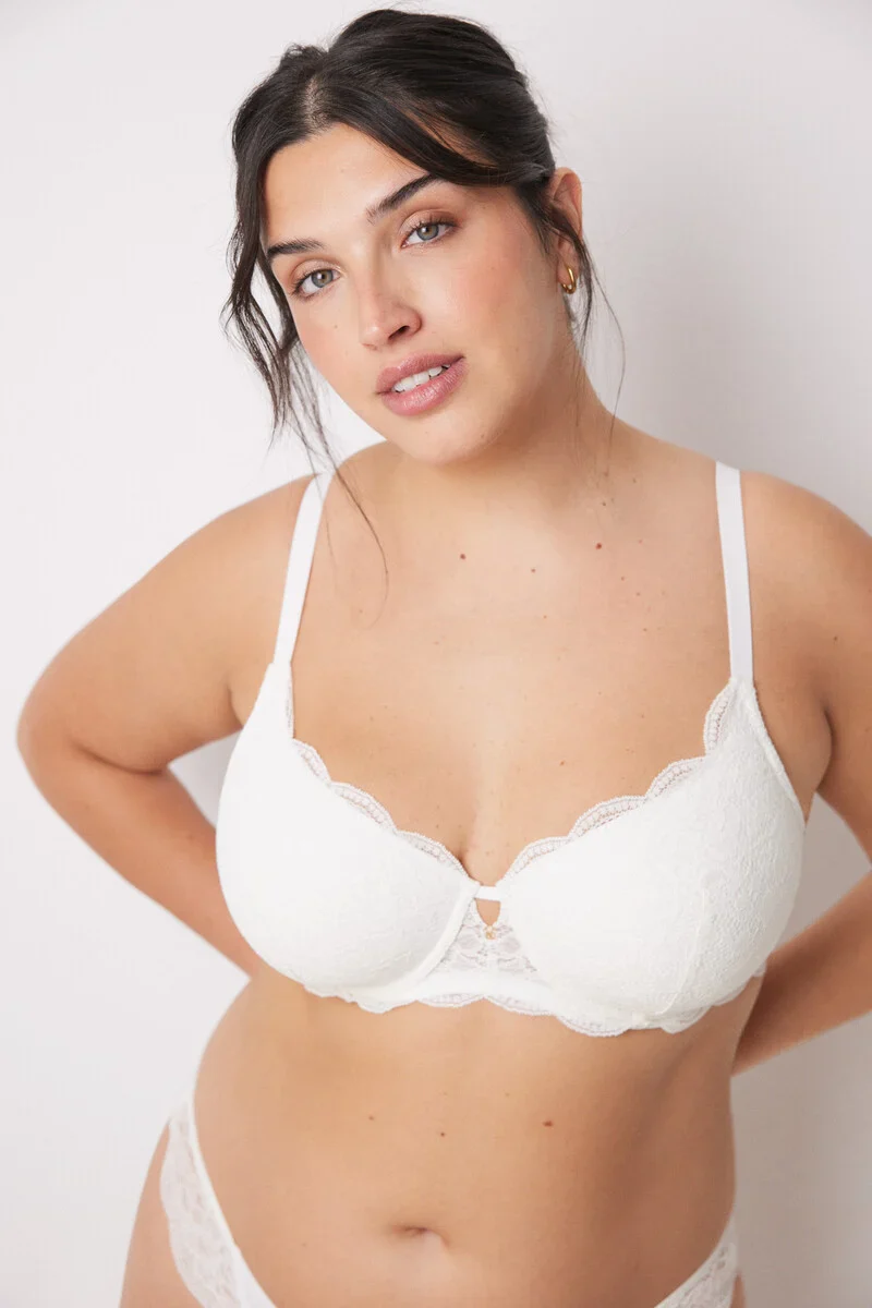 BEAUTIFUL Classic white lace padded bra - Image 4