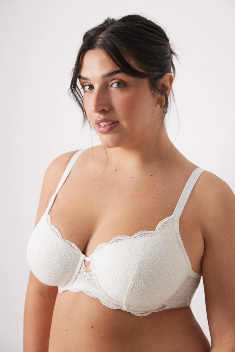BEAUTIFUL Classic white lace padded bra